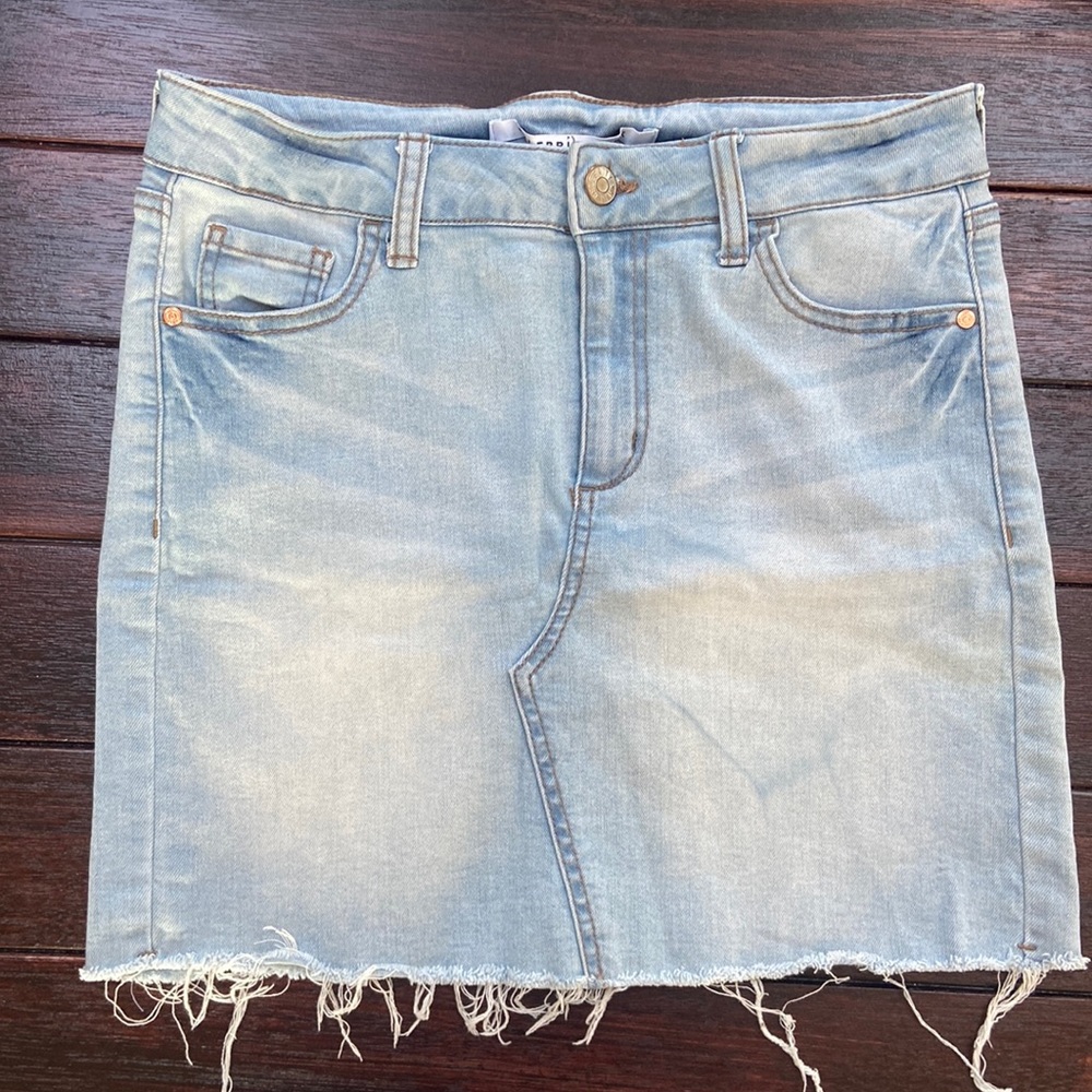 Distressed super stretchy denim skirt size 25